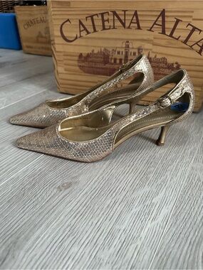 Ellen Tracy Gold Sequin Slingback Kitten Heels – Size 6.5